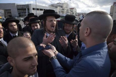 Israël : la ségrégation sexuelle imposée par les ultras dégénère