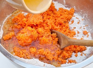 Verser huile carottes