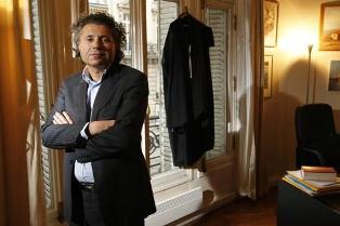 goldnadel debout Femmes, noirs, petits pays ou émergents, de gauche ou dextrême gauche : ces catégories qui permettent déchapper à la critique... 